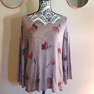 Lucky brand sz M top light brown with burnt red floral accents flutter sleeves